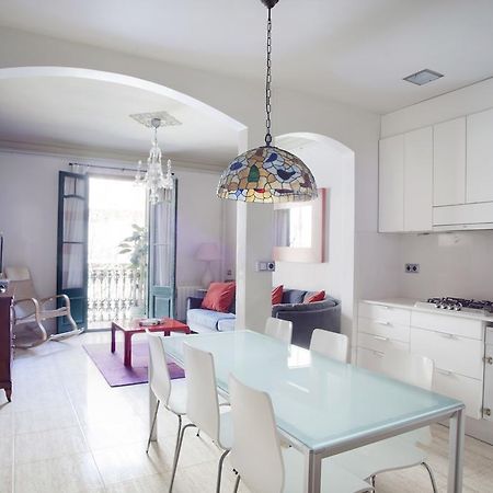 Aparteasy - Authentic Family Apartment Barcelona Bagian luar foto